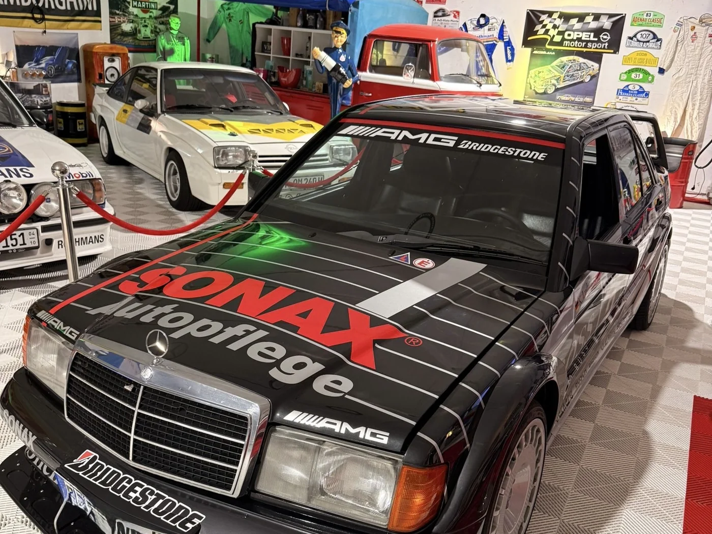 Mercedes-Benz 190 E Evo II · SONAX — Exponat der Royal Legacy Motorsport Heritage Kollektion