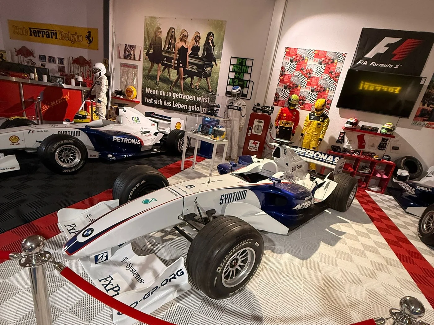 BMW Sauber F1 · Petronas — Exponat der Royal Legacy Motorsport Heritage Kollektion