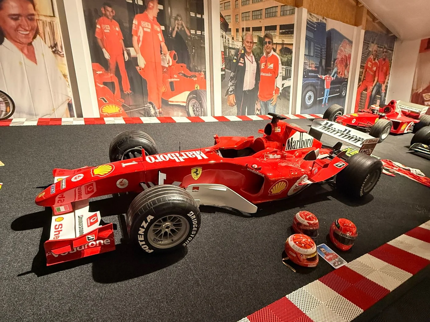 Ferrari F1 · Marlboro-Ära — Exponat der Royal Legacy Motorsport Heritage Kollektion