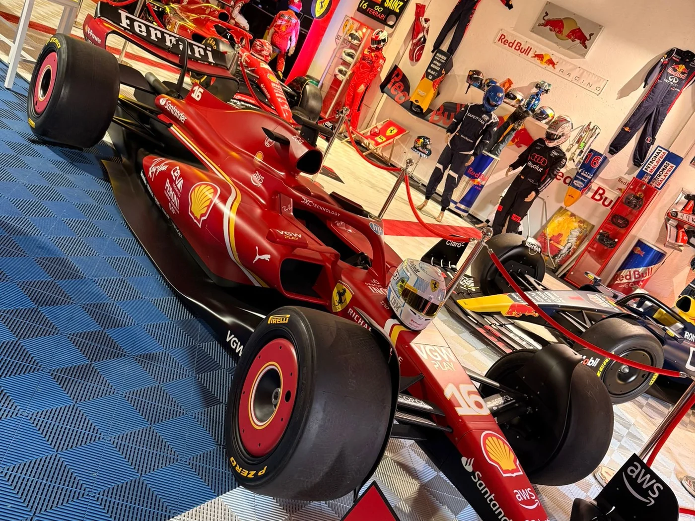 Ferrari SF-24 — Exponat der Royal Legacy Motorsport Heritage Kollektion