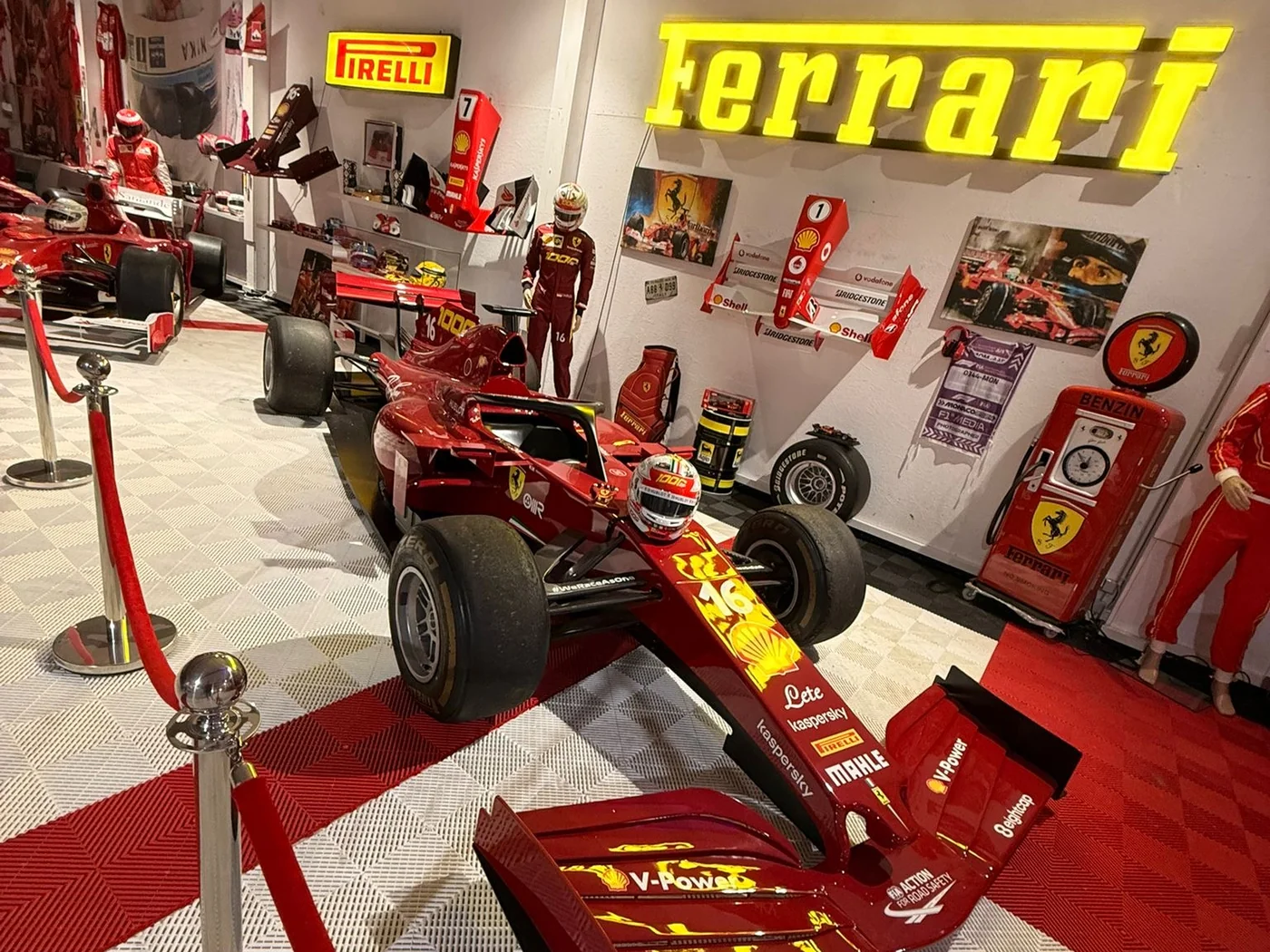 Ferrari F1 · Sonderlackierung — Exponat der Royal Legacy Motorsport Heritage Kollektion