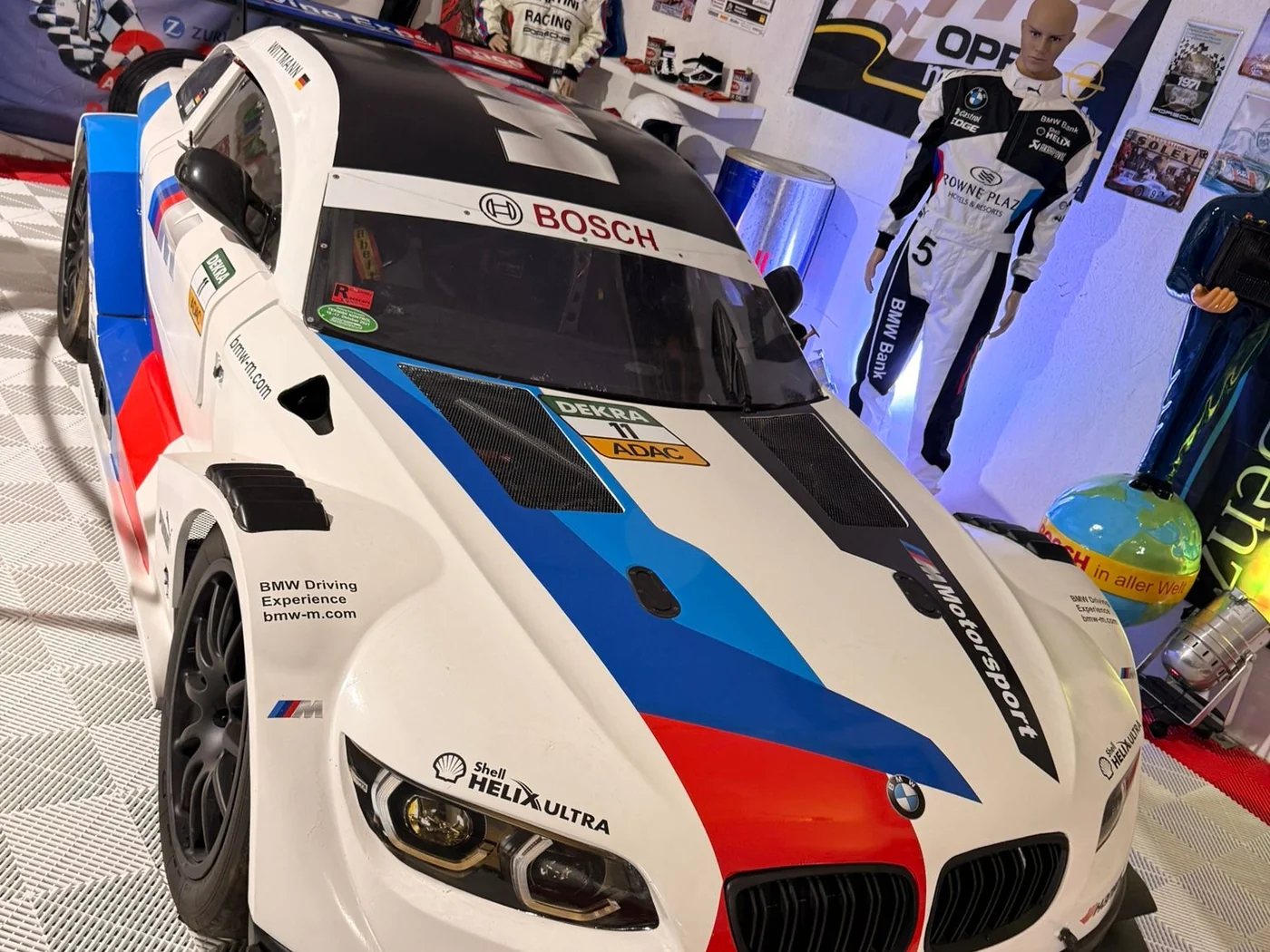 BMW Z4 GT3 · BMW Motorsport — Exponat der Royal Legacy Motorsport Heritage Kollektion